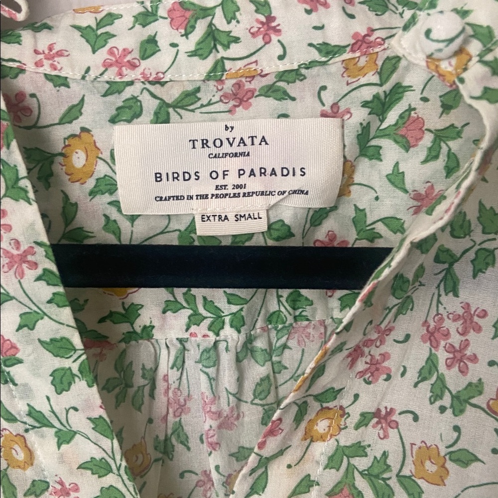 Trovata Birds of Paradis Bailey Blouse Spring Ivy Floral Cotton Top XS - Picture 4 of 5